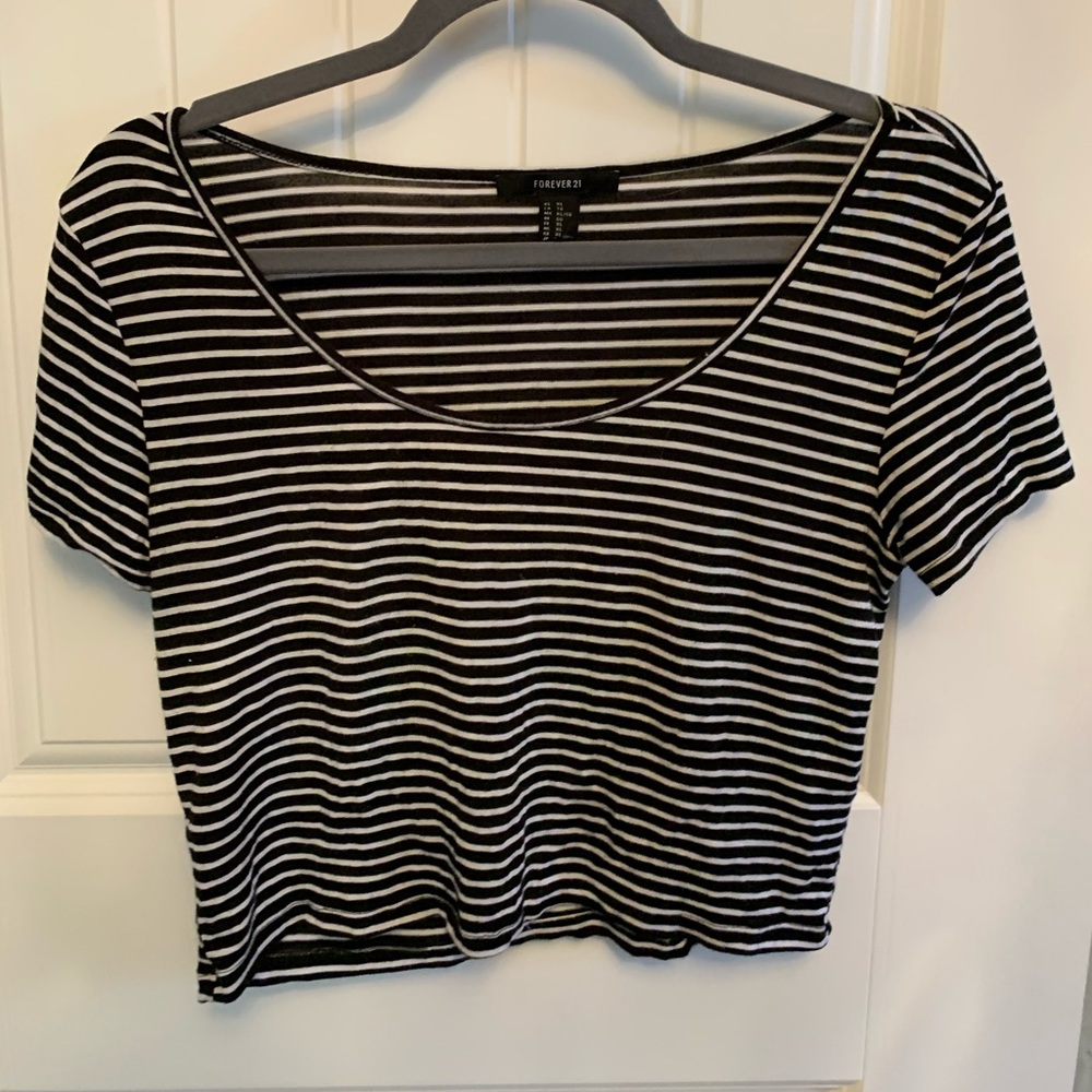 Black and white crop top